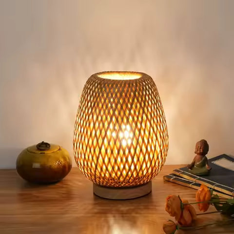Lampe de Table Artisanale en Bambou Tissé - Décoration Chaleureuse pour Chambre & Bureau