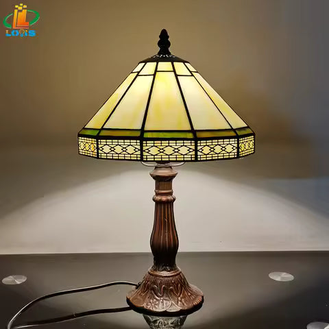 Lampe de Table Géométrique Minimaliste Style Européen - Verre Tiffany 22cm