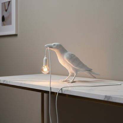 Lampe de Table Design Lucky Bird : Luminaire Moderne en Résine pour Chevet ou Salon